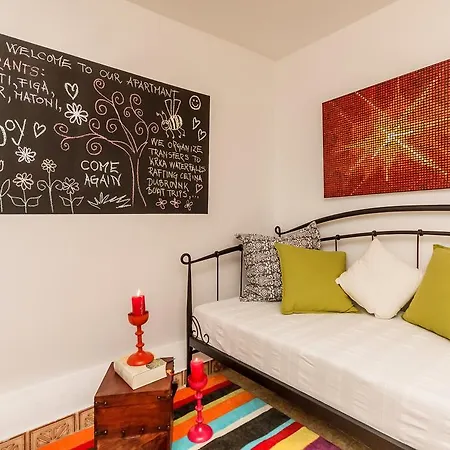 Dalmatian Cottage, Pedestrian Zone *