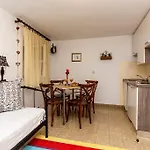 Dalmatian Cottage, Pedestrian Zone *